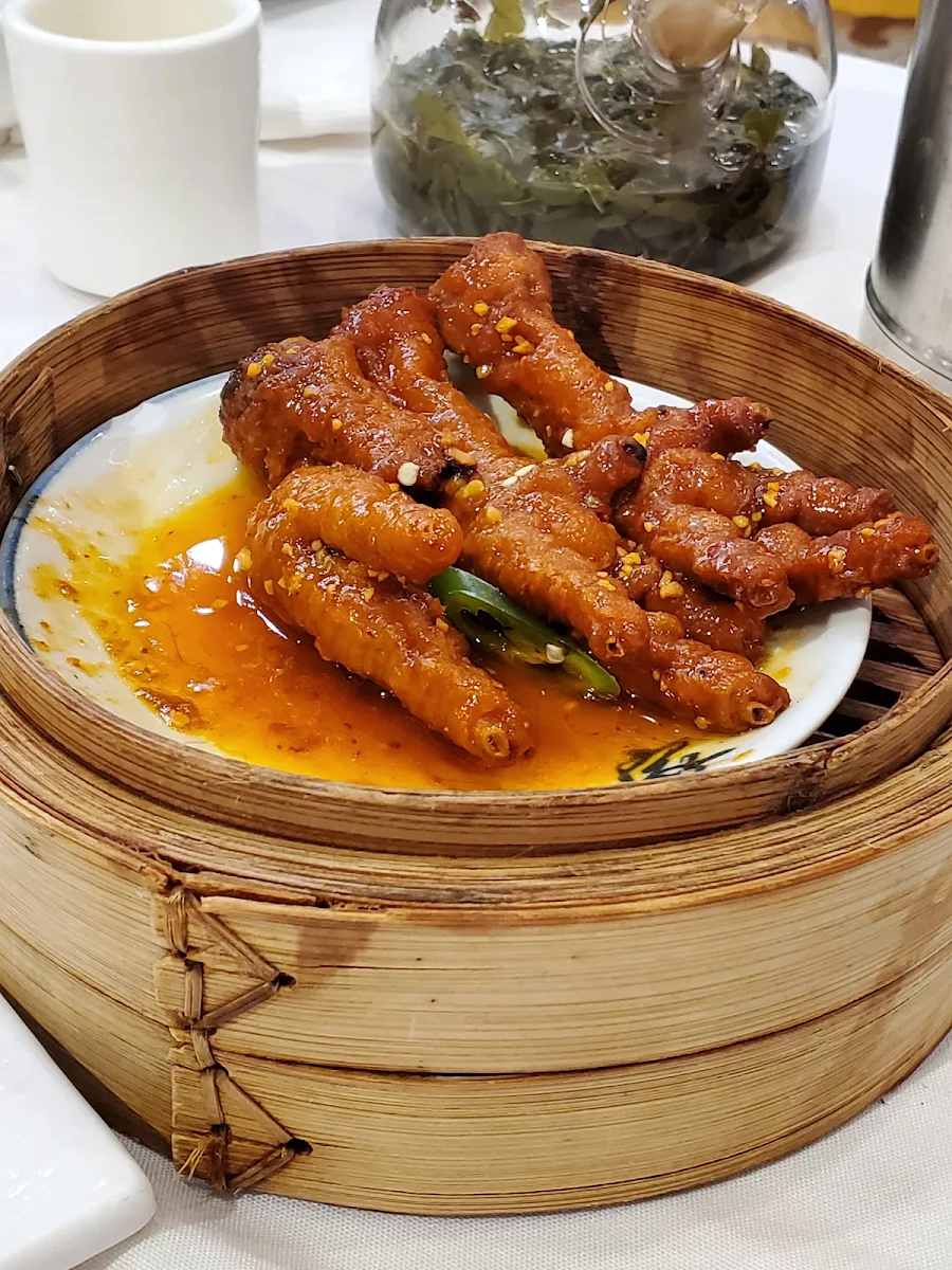 steamed chicken feet with special sauce 酱汁蒸凤爪